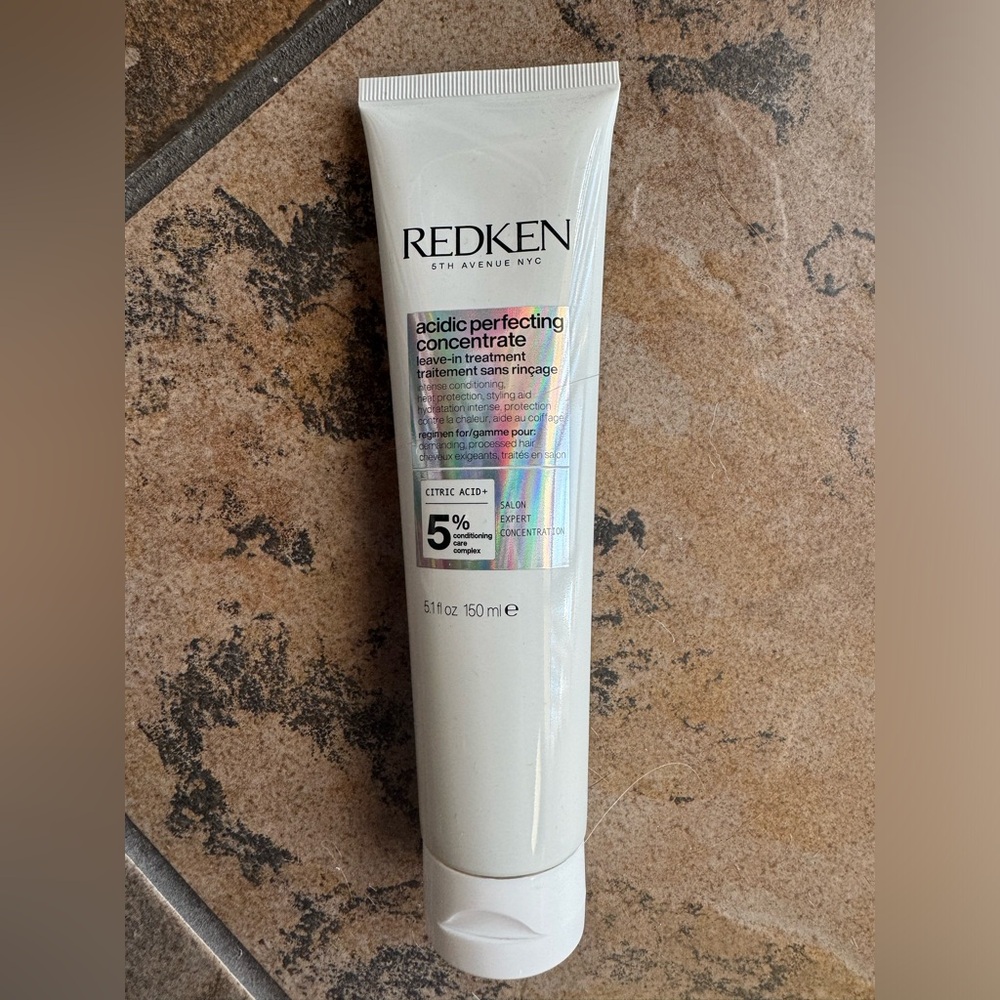 Redken acidic bonding leave in treatment